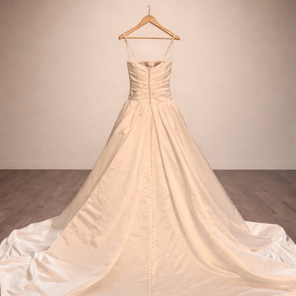 Justin Alexander - Picture 3 of 6